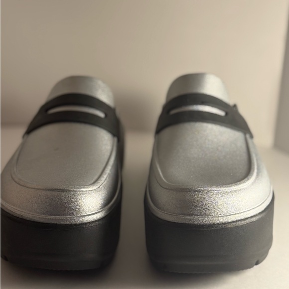 CROCS Men\'s Silver and Black Shoes